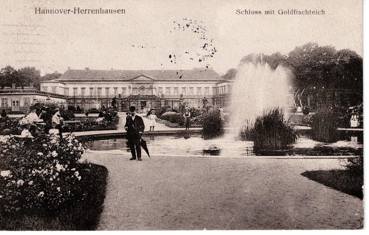Hannover-Herrenhausen Schloss mit Goldfischteich