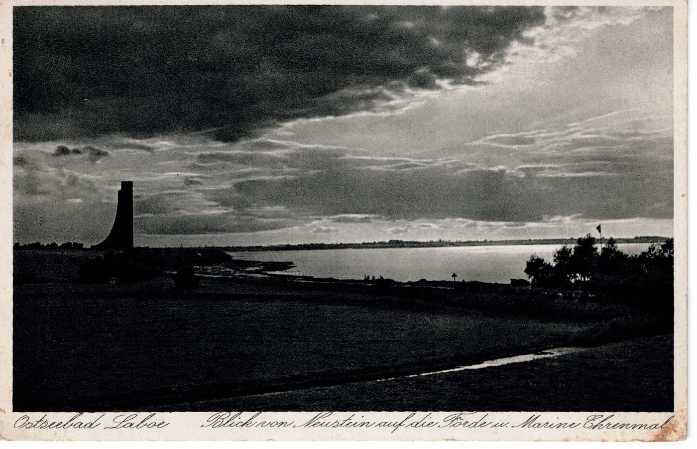 Ostseebad Laboe – Blick von Neustein auf die Förde u. Marine Ehrenmal