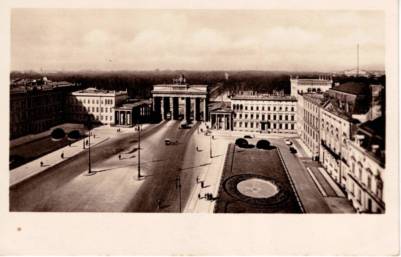 Berlin. Brandenburger Tor, Pariser Platz