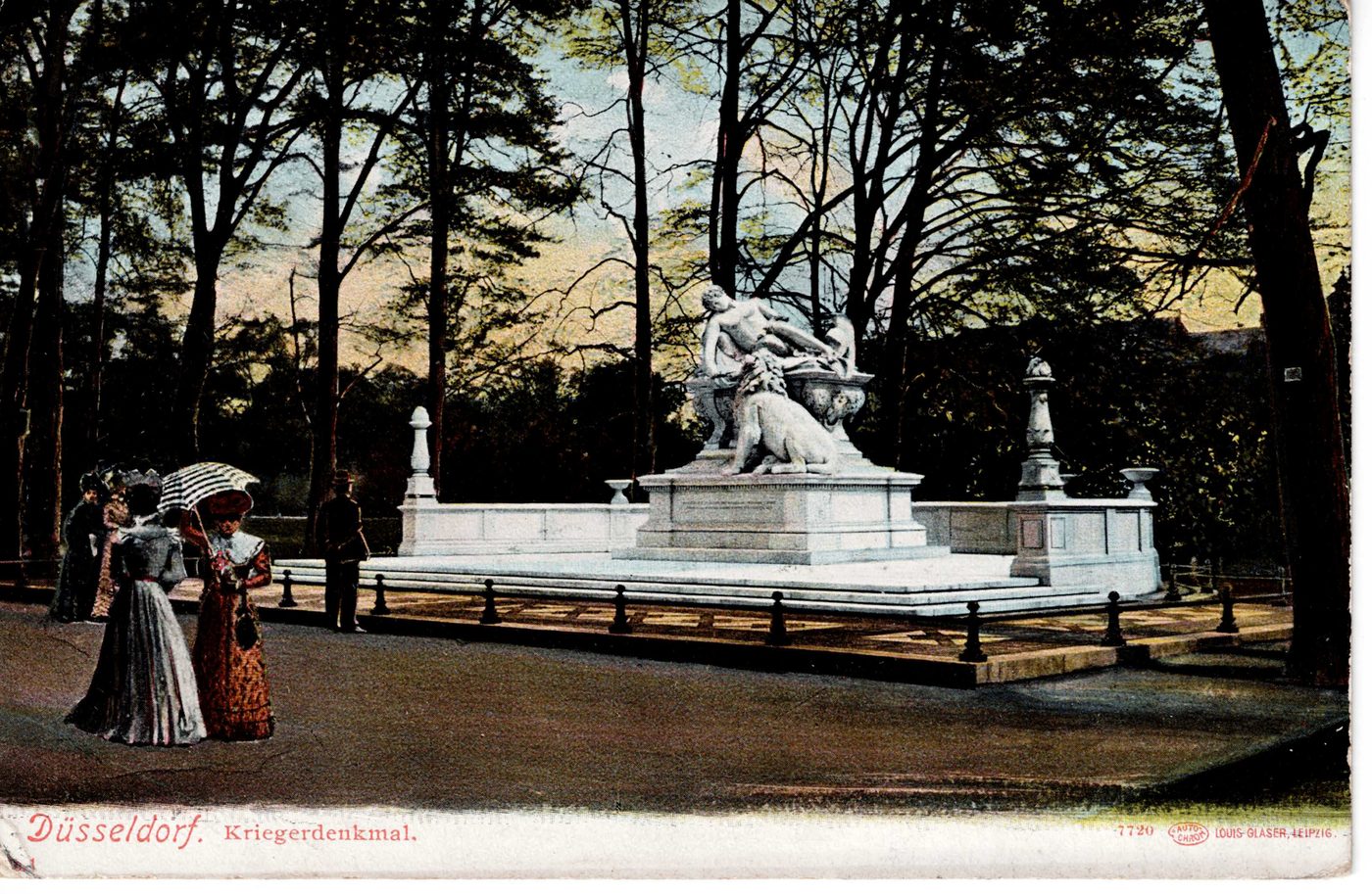 Düsseldorf. Kriegerdenkmal.