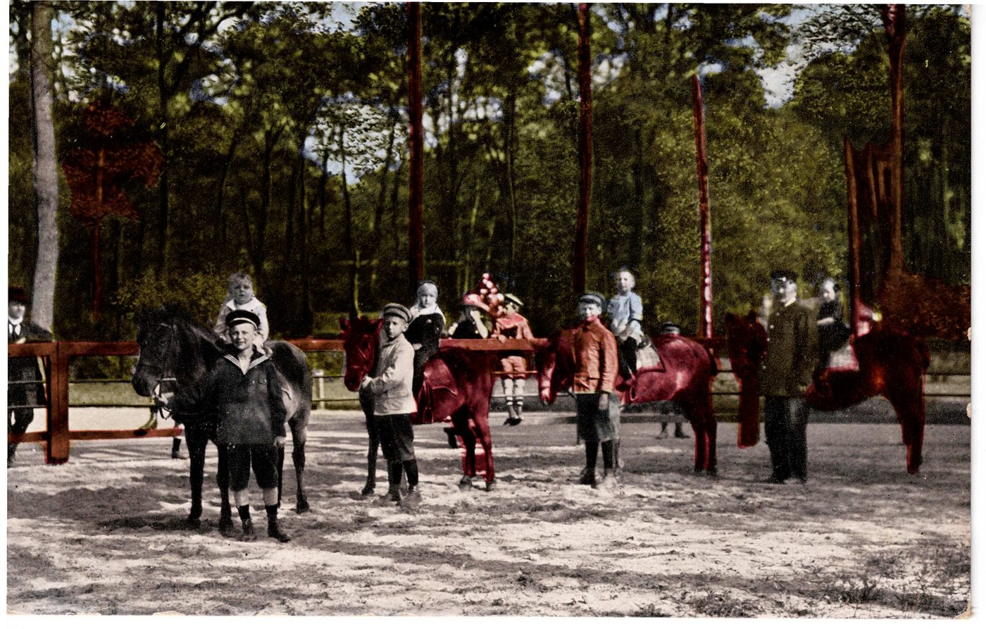 Pony-Reiten. – Zoolog. Garten. HANNOVER.
