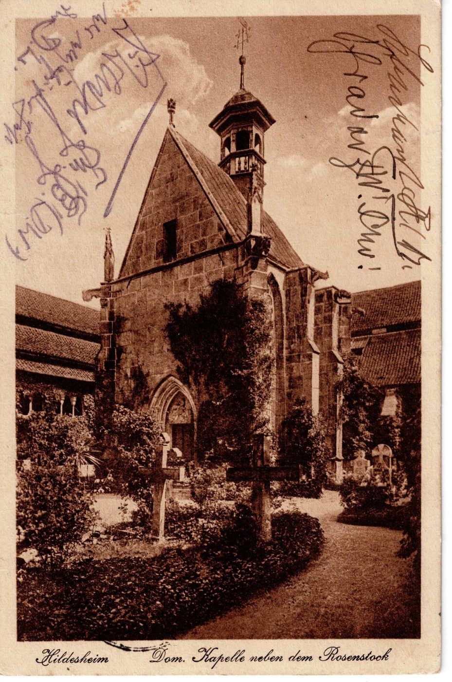 Hildesheim - Dom. Kapelle neben dem Rosenstock