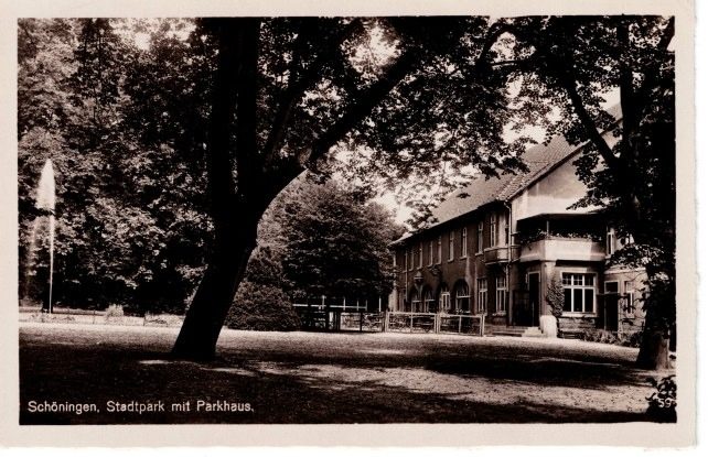Schöningen, Stadtpark mit Parkhaus