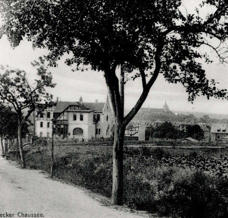 [... Chaussee]