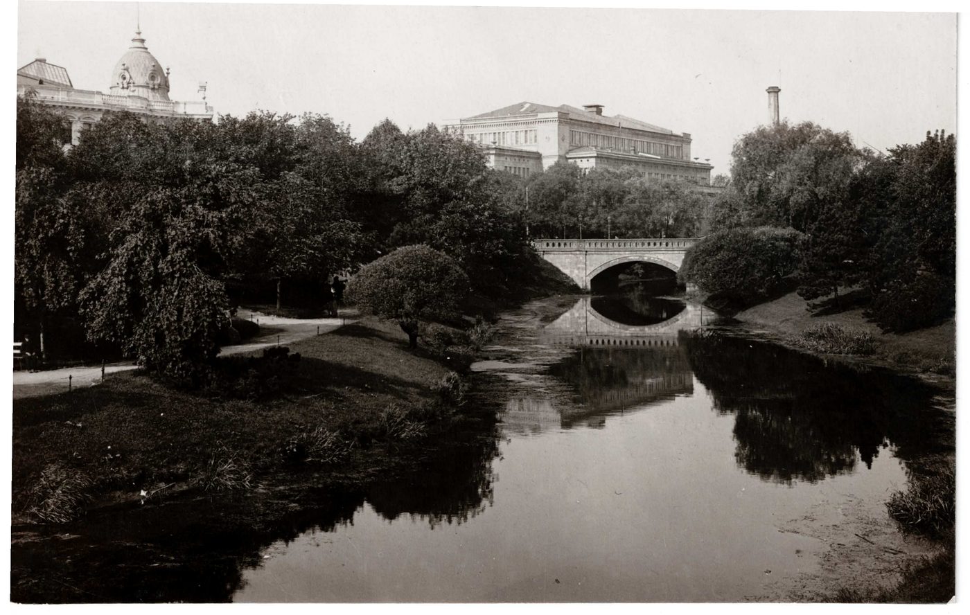 Warschau. Theaterpark mit neuem deutschen Theater 11/13 IX. 1917.